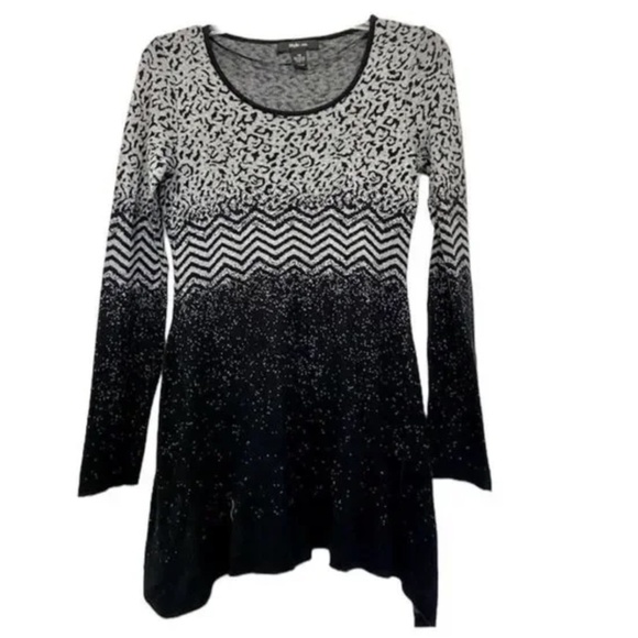 Cheetah Shark Bite Sweater Tunic Top 🖤 - Picture 8 of 9